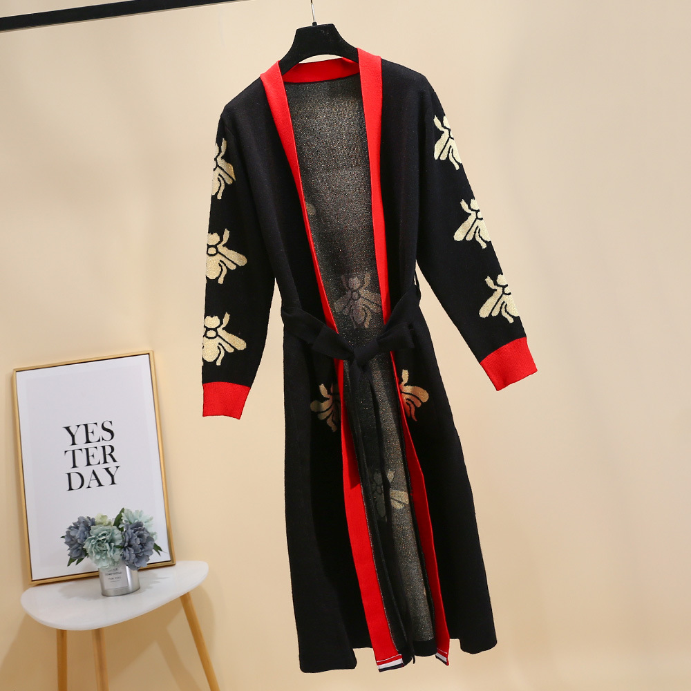 

European and American women' wear winter 2018 The new Long sleeve The bees printing Long knitted cardigans, Black