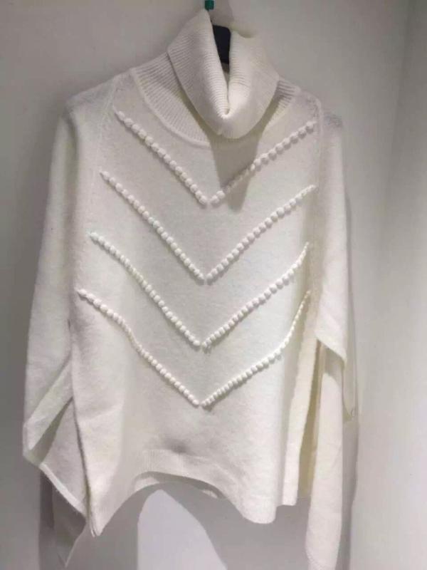 

16 V Word Grain Handmade Crochet Flower Wool Cloak M616, White