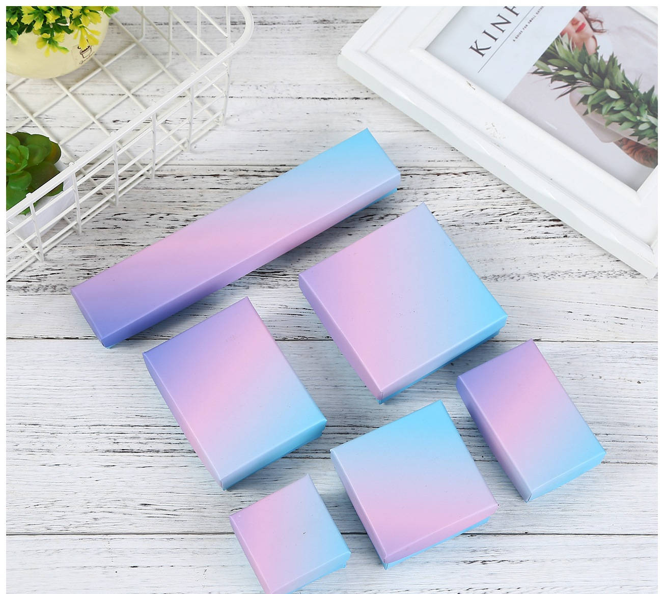 

[DDisplay]Modern Art Blue & Purple Gradient Color Jewelry Box Creative Lid and Tray Ring Cases Earring Jewelry Display Necklace Package Box