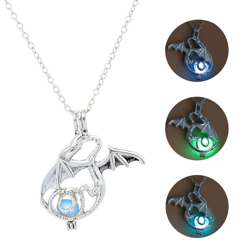 

Noctilucent Necklace Woman Trend Luminescence Pterosaur Pendant Jewelry