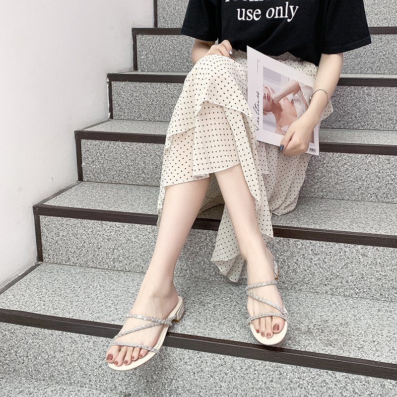 

Rhinestones Low Heel Slippers Women Sandals Beige Green Narrow Band Slippers Summer Crystal Heel Open Toe Sandals 2020