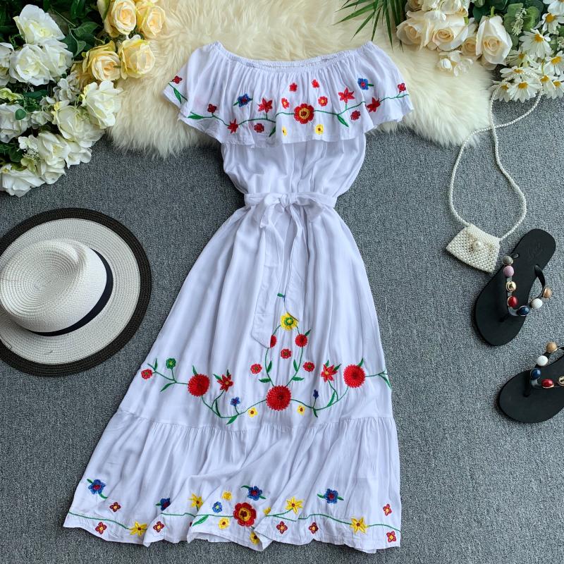 

2020 new fashion women' dresses Sexy slash neck ruffle dress summer holiday style embroidery, Red