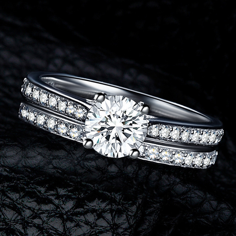 

Hand Decorate Woman Fund Assemble Ring Plate With Silver Ornaments Lovers Set Ring