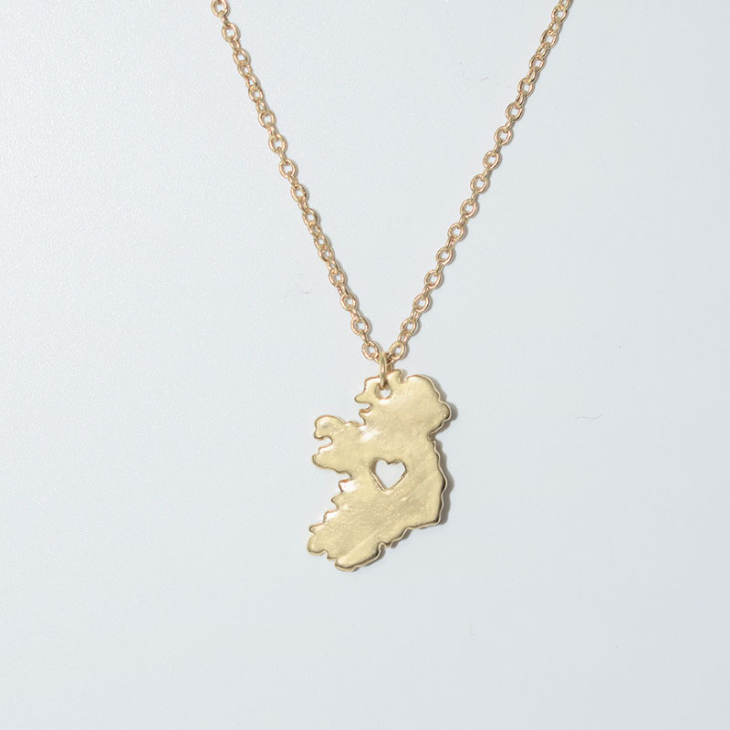 

Hot style Ireland national heart hollow map necklace female pendant necklace