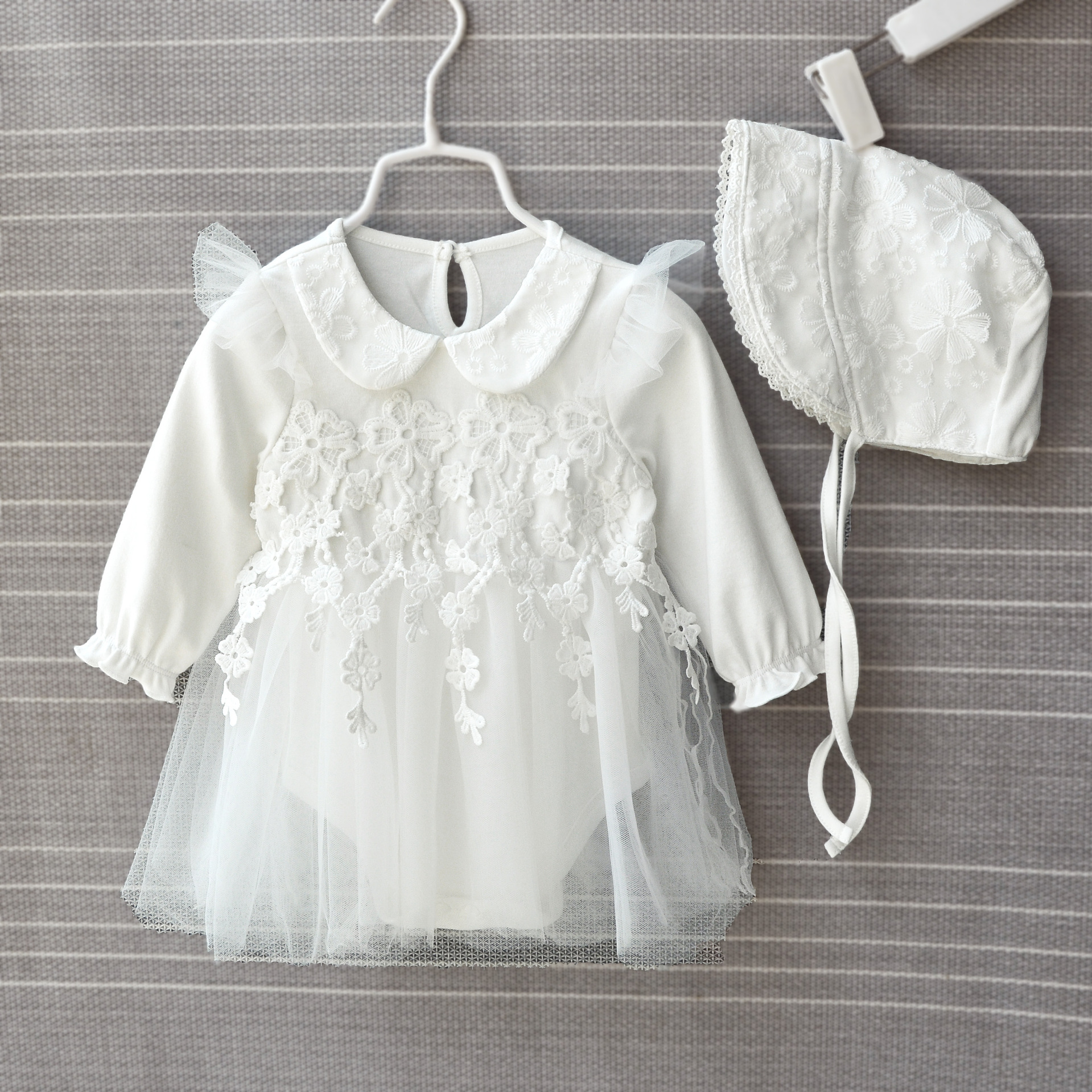 

Newborn Romper Dress Wedding Baby Girl Dress White Cotton Ruffle Embroidered Long Sleeve Baptism Tutu Dresses Hat Set Infant Clothing set