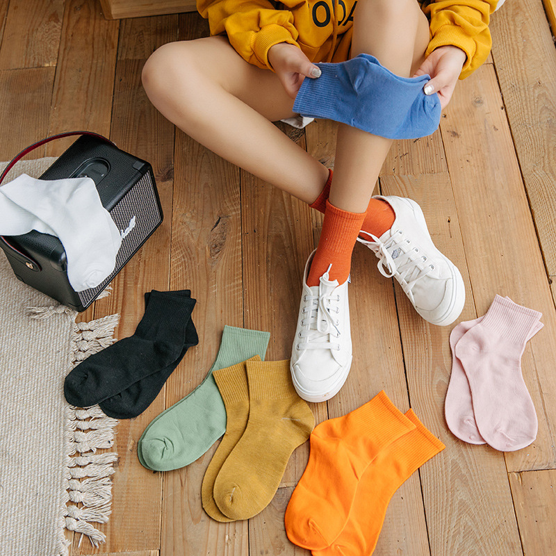 

Dreamlikelin Harajuku Streetwear Spring Summer Candy Color Cotton Women's Solid Color Sport Crew Socks, Black