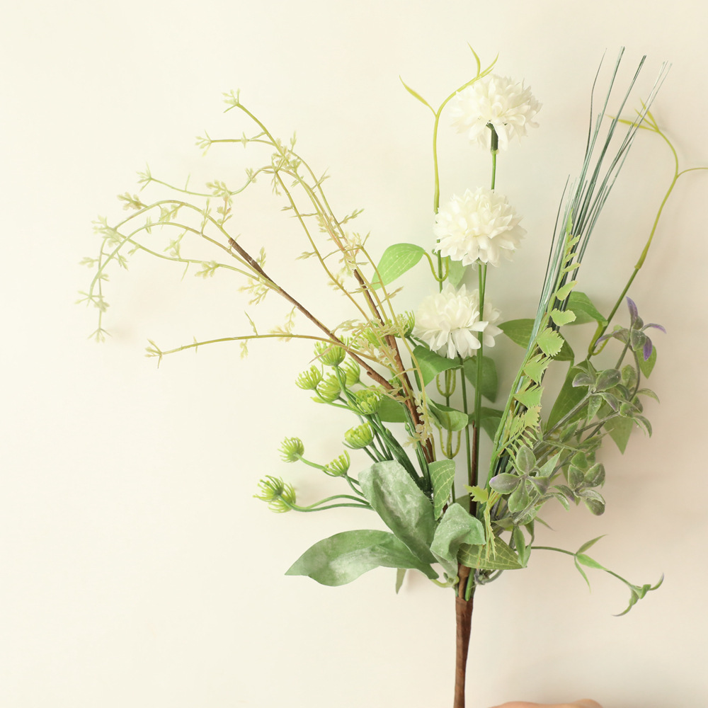 

5Pcs Simulation Bouquet Clematis Silk Flowers Wedding Hand Holding Bouquet Wreath Home Table Vase Decoraiton Flower Arrangement, Milk white