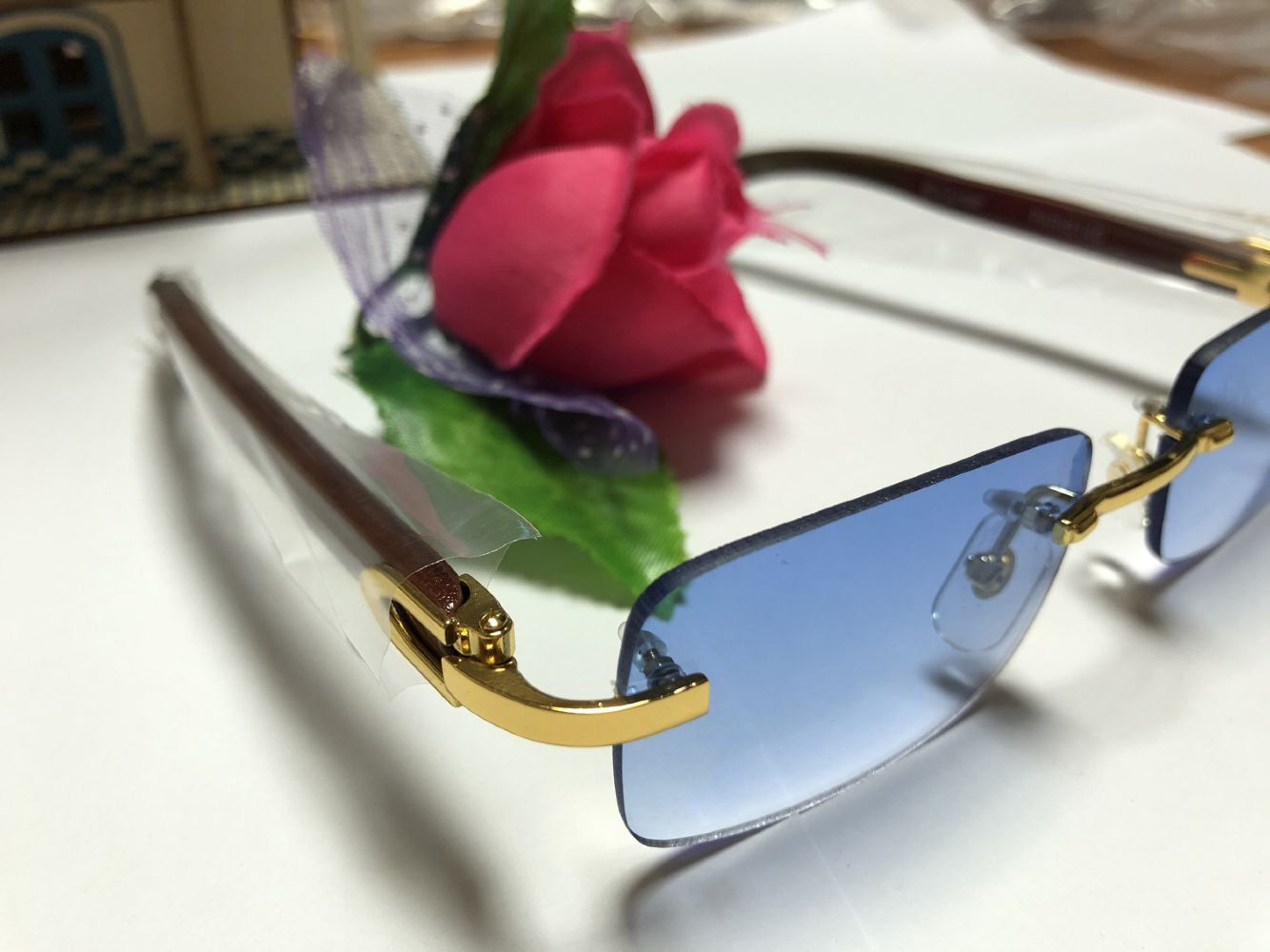 gafas de sol cristal rojo hombre