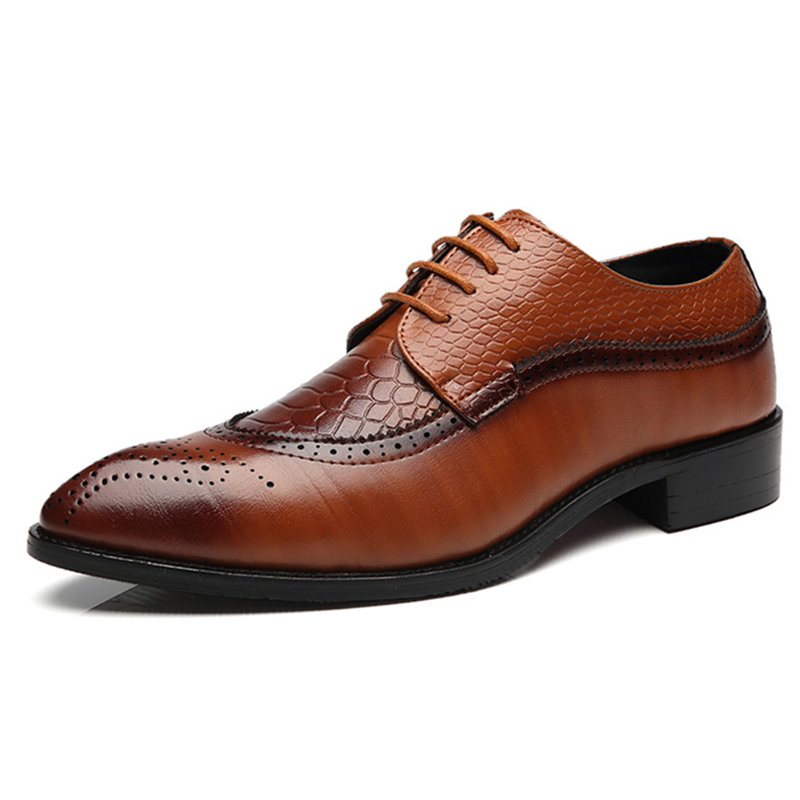 Nouvelle arrivée style britannique classique Homme d'affaires Chaussures formelles Toe Retro Bullock Pointu hommes de conception Oxford Chaussure