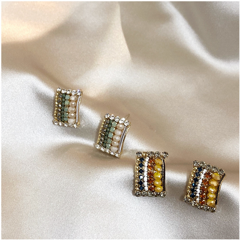 1 par de 5 mm de color rojo Swarovski cristal imán Fake pendientes piercing Earrings