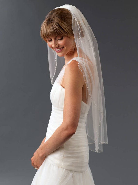 

2019 Cheap Bling Short Wedding Veils Pearls Beads Elbow Length White Ivory Wedding Veil Free Shipping Custom Made Bridal Veil