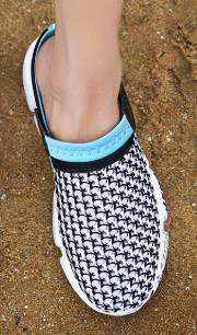 

Hot Sale-oes Slip-on Croc Clogs Water Sandals Breathable Light Jogging Sneakers Casual Beach Slippers, Black blue