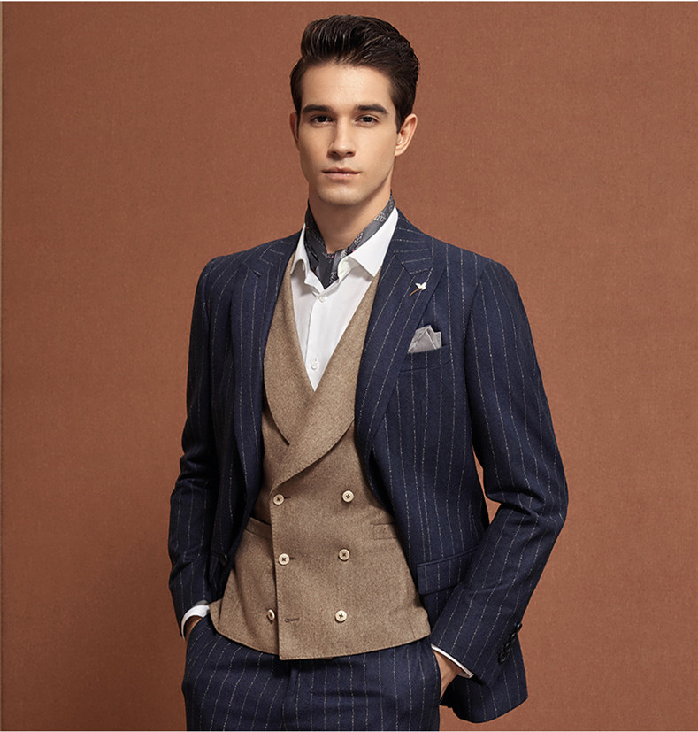 

Handsome Groomsmen Peak Lapel Groom Tuxedos Mens Wedding Dress Man Jacket Blazer Prom Dinner 3 Piece Suit(Jacket+Pants+Tie+Vest) AA78, Same as image