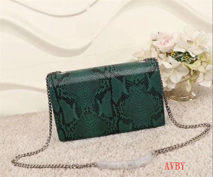 Snake pattern green silver chain Figure