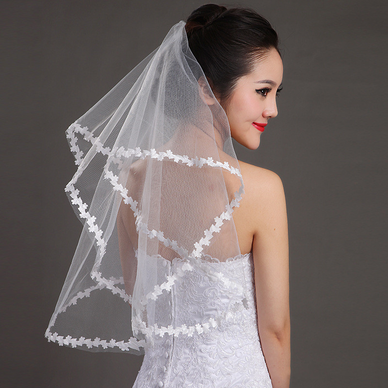 

Fashion Simple Short Red and White Tulle Bride Veils Applique Edge Veils Bridal Wedding Dress Accessories
