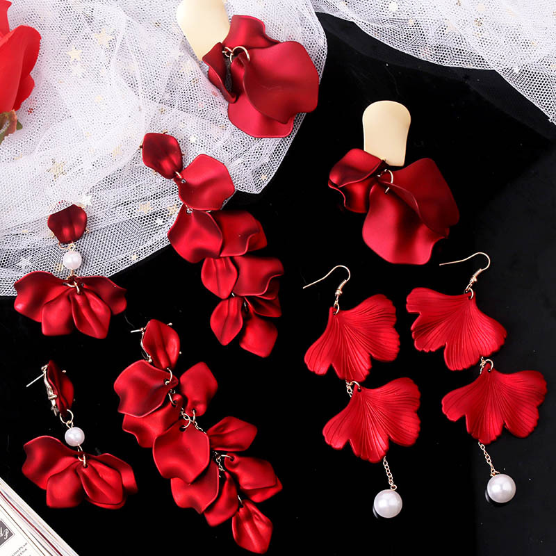 

Long Rose Petal Dangle Earrings Fashion Boho Acrylic Flower Earrings Large Statement Resin Floral Earrings for Lady Bridal