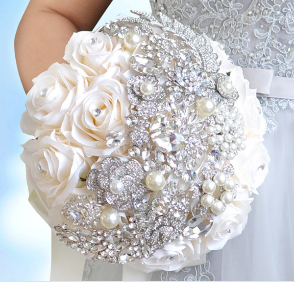 

Artificial Silk Bling Bling Crystal Beaded Pearls Wedding Bouquet Brides Ribbon Red Pink White Ivory Mariage Bouquet 2019 Home Decoration
