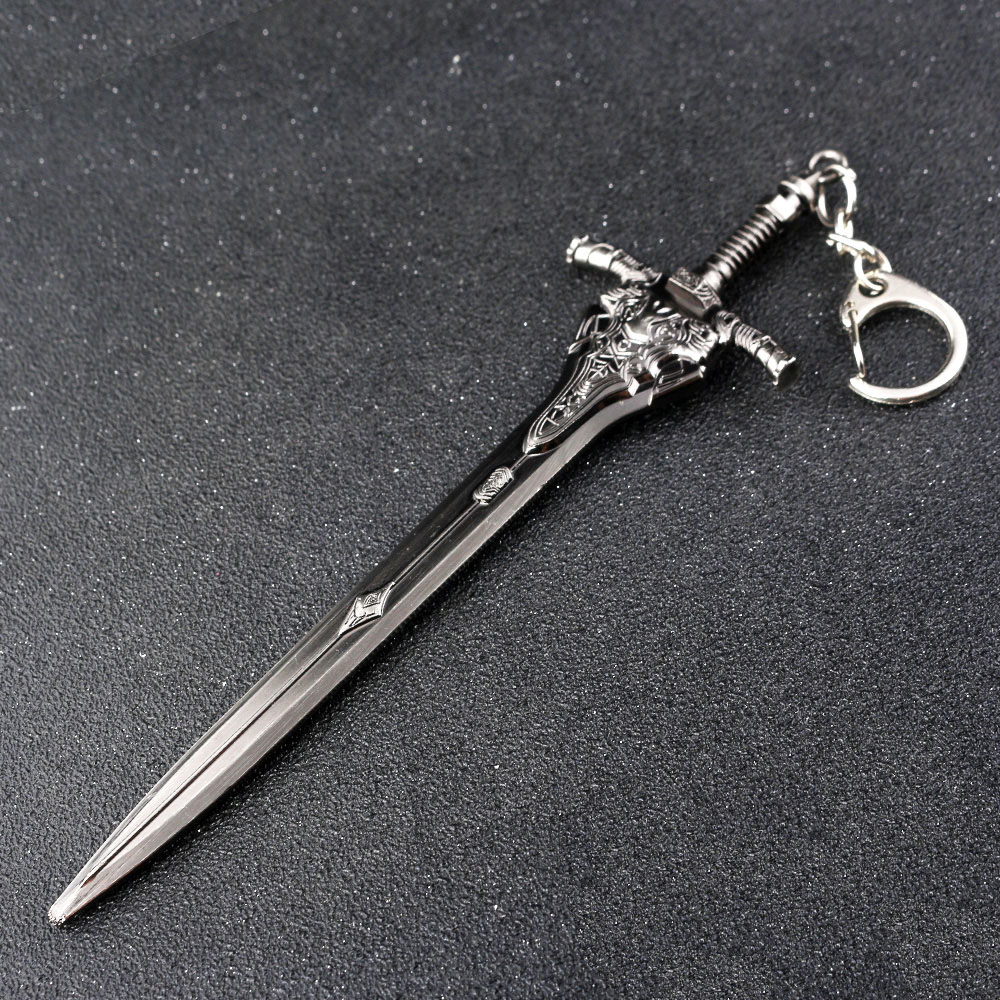 

High Quality Dark Souls 3 Artorias Sword Keychains Pendants Abyss Walker Knights Sword Men Car Bag Keyring Cosplay Jewelry, Slivery;golden