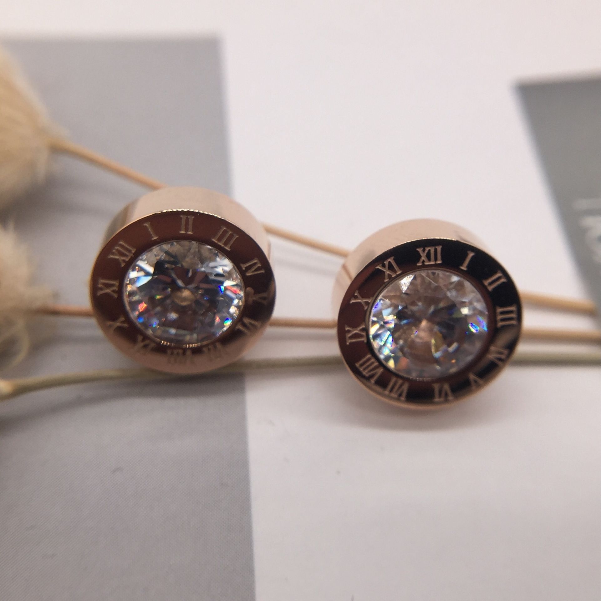 2026 New Boys Hip Hop Stud perfume Jewelry High Quality Fashion Stainless Steel Roman Numerals Simulated Diamond Earrings For Men Women cologne Rose