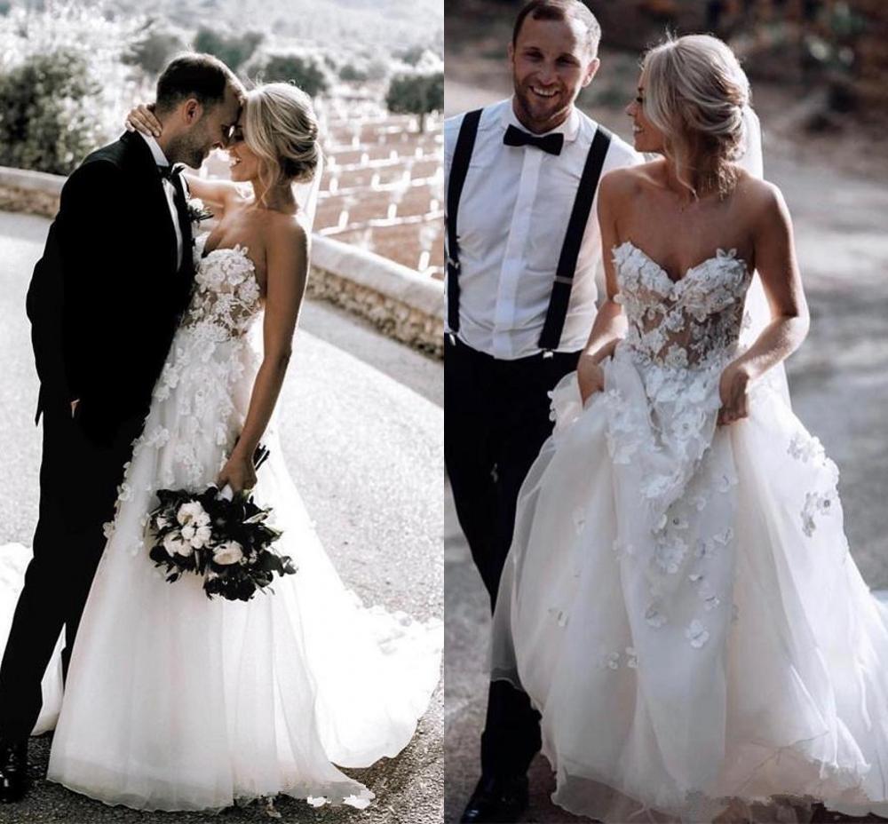 

Sweetheart Gowns Backless Bridal GownsPlus Size Elegant A Line Tulle Garden Country White Beach Wedding Dresses With 3D Floral