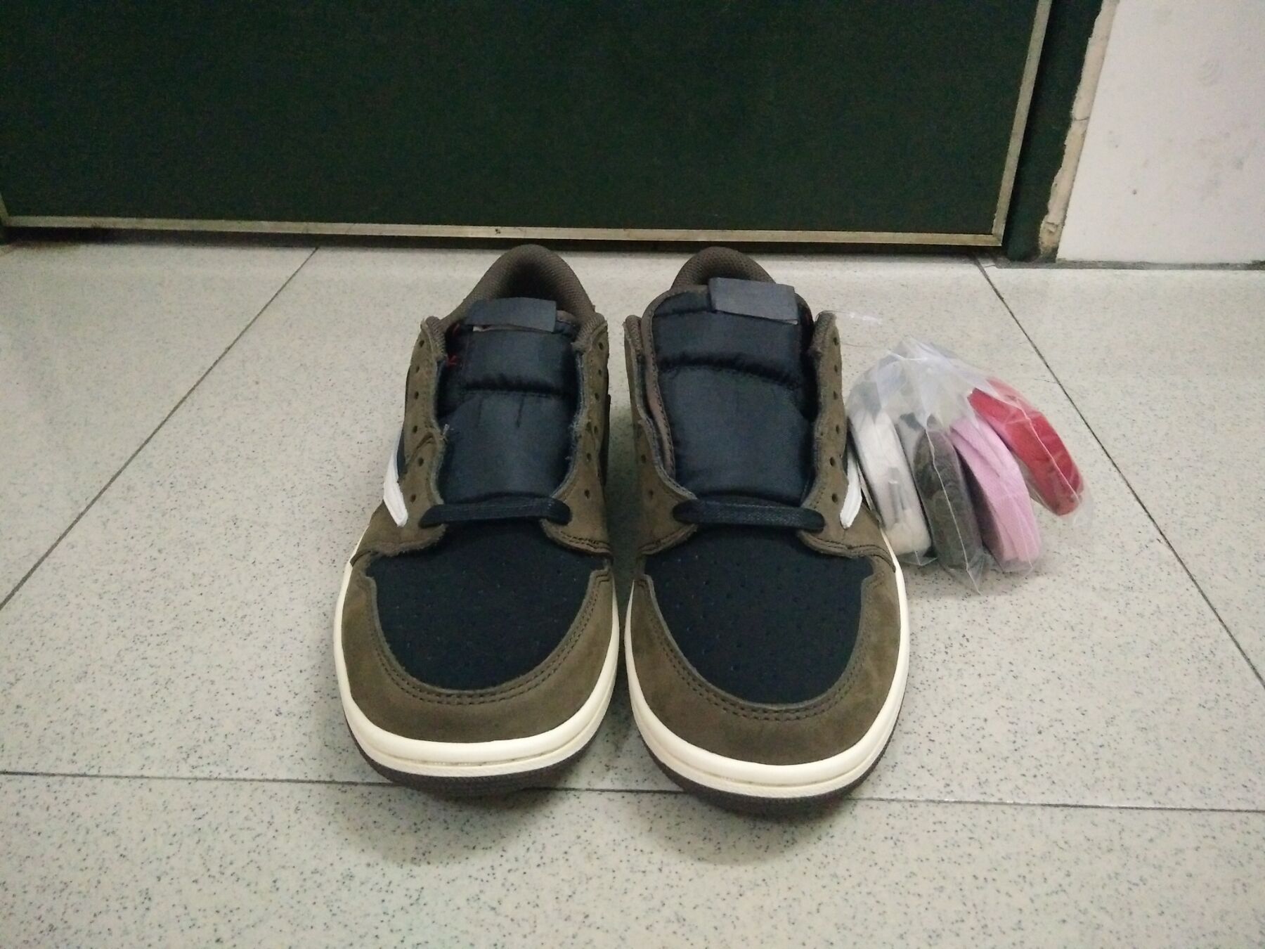 

Travis TS SP low jumpman 1s basketball shoes sneakers Have large size 12-13 with Double box CQ4277-001, Brown