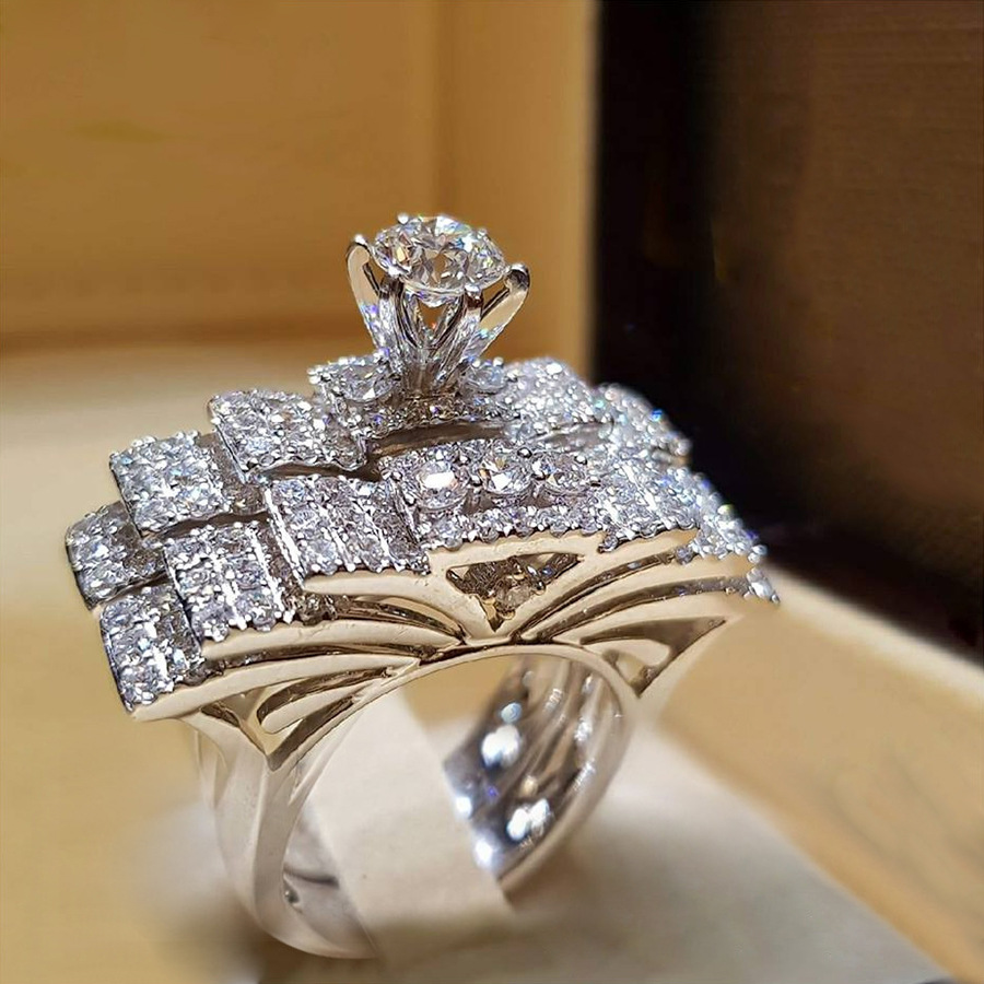 

2019New full diamond zircon set ring 8 heart 8 arrow flash European and American personality creative wedding engagement ring ring