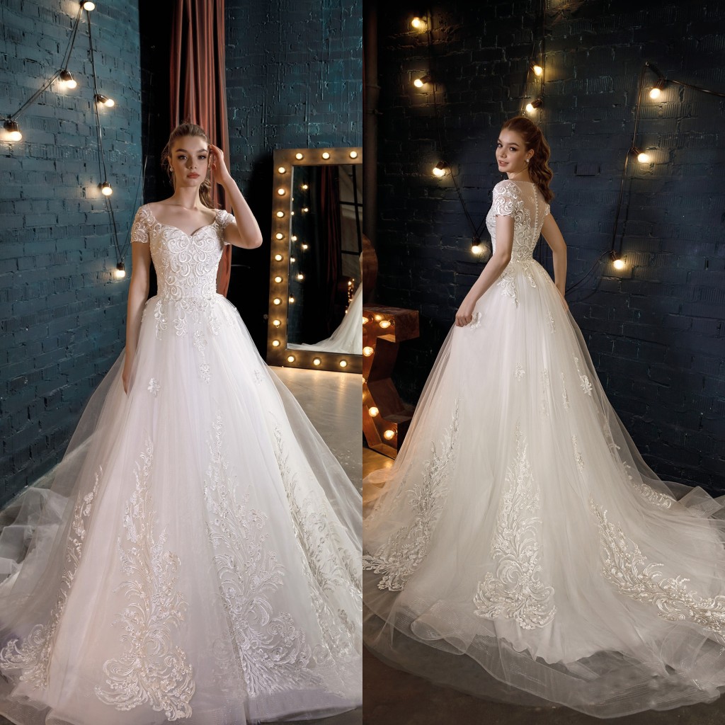 

2020 Wedding Dresses V Neck Short Sleeves Lace Appliques Beach Bridal Gowns Custom Made Button Back Sweep Train A Line Wedding Dress, Black