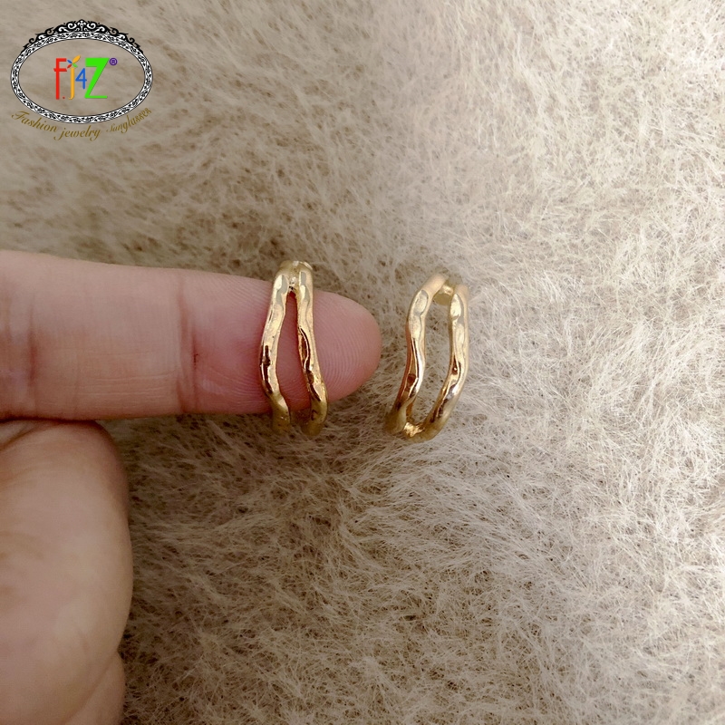 

Hoop & Huggie F.J4Z Chic Earrings For Women Cool Irregular Golden Alloy Earring Minimalist Girl's Jewelry Gifts Dropship