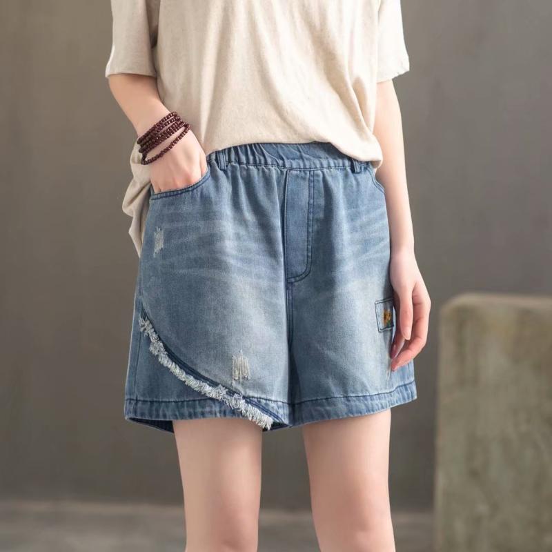 

2020 Summer Thin Embroidery Hole Jeans Vintage Retro Shorts Women's Elastic Waist Loose Large Size Straight Pants Female, Light blue