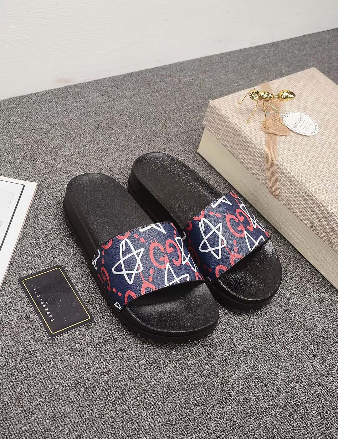 

Classics Woman shoes High Quality slipper Leather Flat Sandals Fashion Slides Slide Rubber Ladies Beach Women Slippers, 01