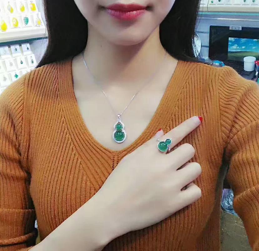 

Chains Summer Set Three-piece Of 925 Silver Inlaid With Natural Green Chalcedony