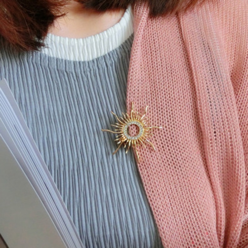 

Brooch Women Elegant Sunflower Jewelry Top Quality Tiny Cubic Zirconia Floral Brooches In Gold/Sliver Color Plated Pins