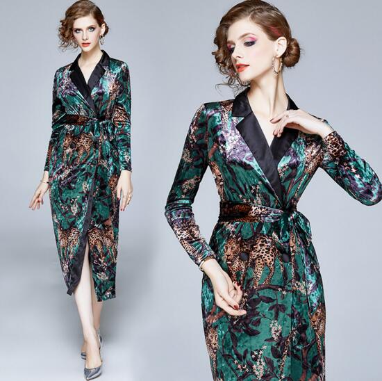 

Autumn and winter new long-sleeved ladies print velvet suit collar skirt, Green