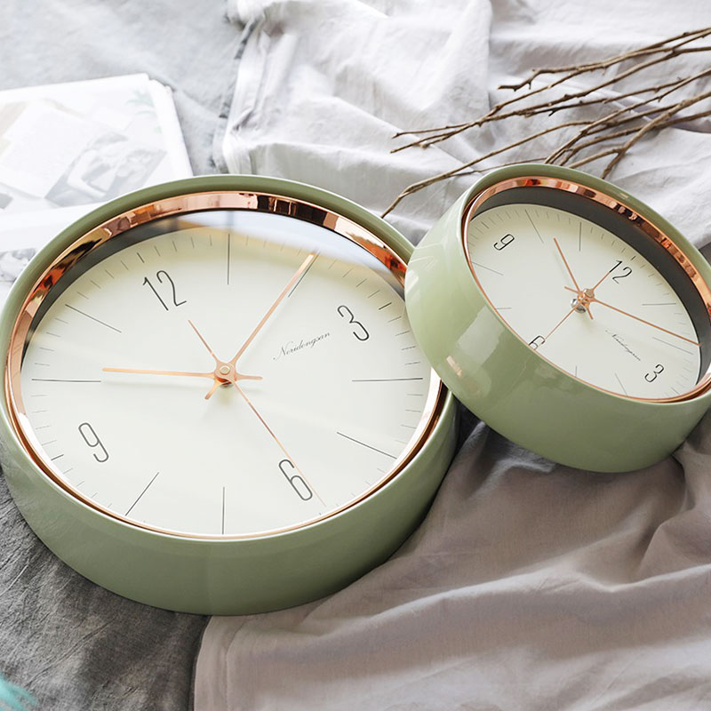 

Nordic Creative Silent Wall Clock Modern Fashion Quartz Clock Home Decoration Bedroom Watch Punch-free Hang