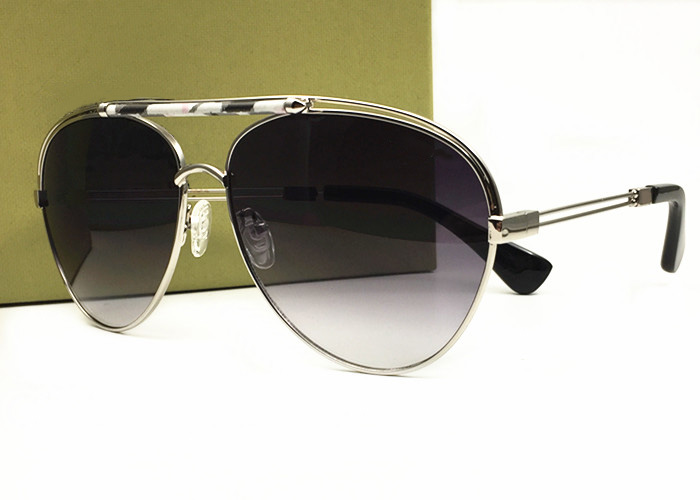 

Fashion Designer Plaid Marking Sunglasses Large Frame Elegant Special Design Men Women Eyeglasses Summer Outdoor Shade Eyewear Come With Box