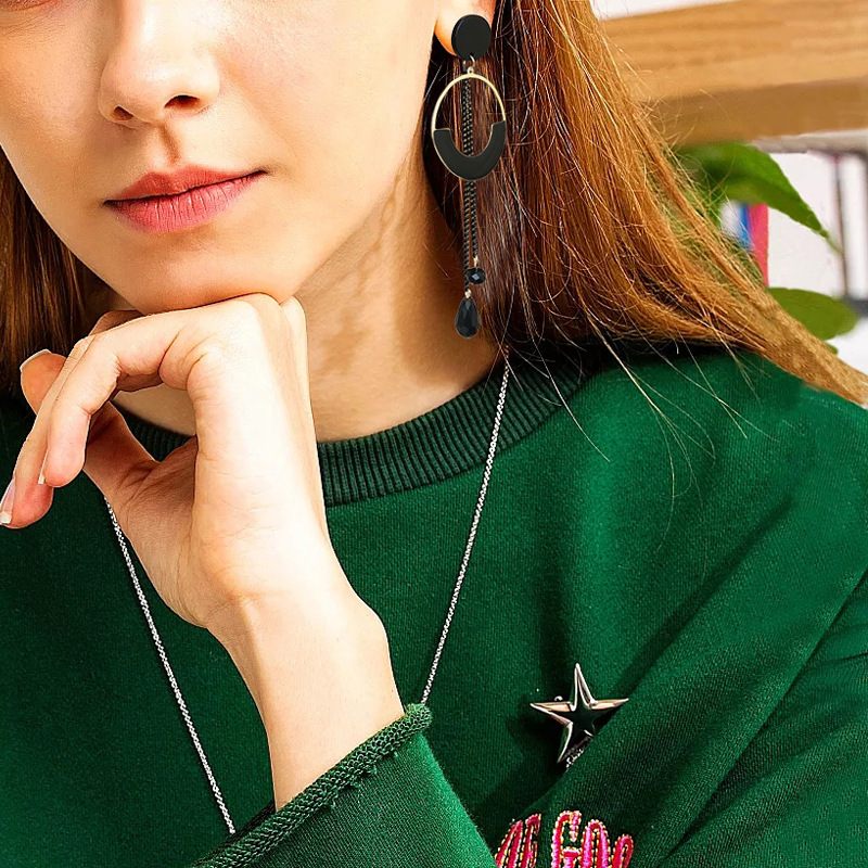 

Tassel earrings long female temperament versatile circle ear nail gun black metal chain crystal earrings
