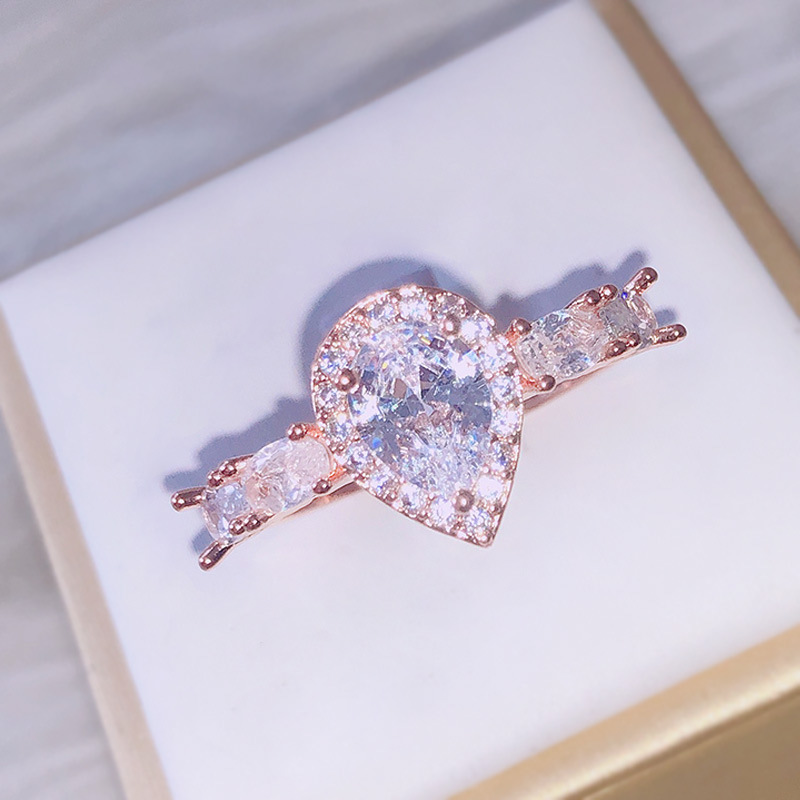 

Ma'am Drip Form Zircon Ring Popular Ornaments