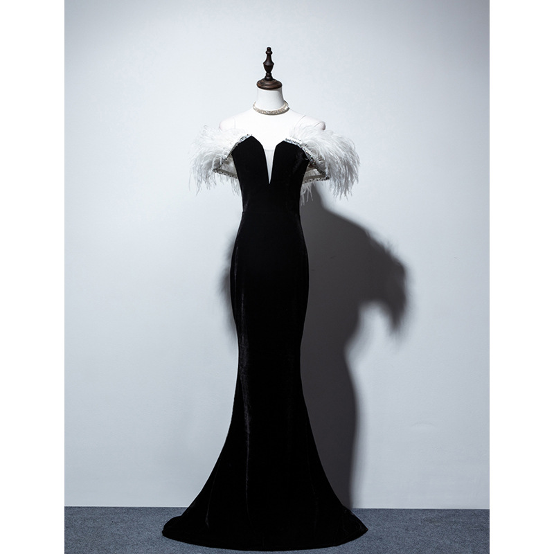 

New Ostrich feather Black Velvet Off The Shoulder Mermaid Long Vestidos De Festa Lace Up Celebrity Evening Party Dresses 2019, Black as pics