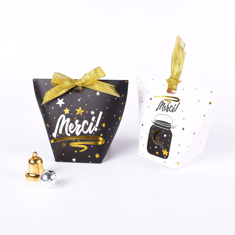 

25 pieces/lot) Black White Wedding Paper Candy Box Stamp French "Merci" Thank You Gift Box Christmas Elk With Ribbon B069