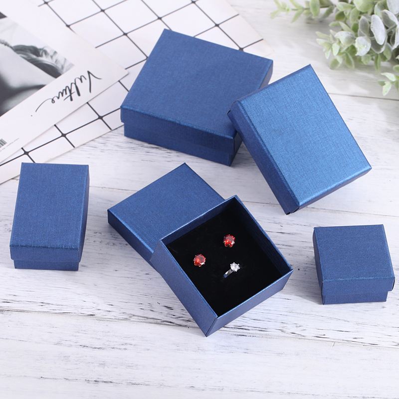 

[DDisplay]Pure Color Deep Blue Jewelry Box,Trend Lenny Pattern Ring Gift Case, Special Jewelry box for Necklace, Festival Pendant Display