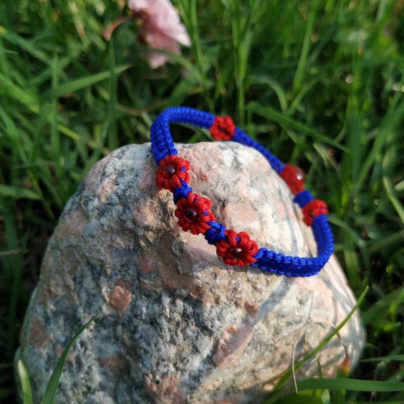 

Charm Bracelets Women's Fashion Jewelry Bracelet Handmade Woven Rope Red Lucky Flower Natural Stone