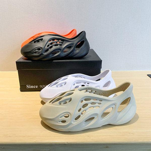 

Wholesale summer coconut hole shoes ins trendy fashion ladies sandals 2020 summer new Roman beach shoes sports version sandals size 35-40