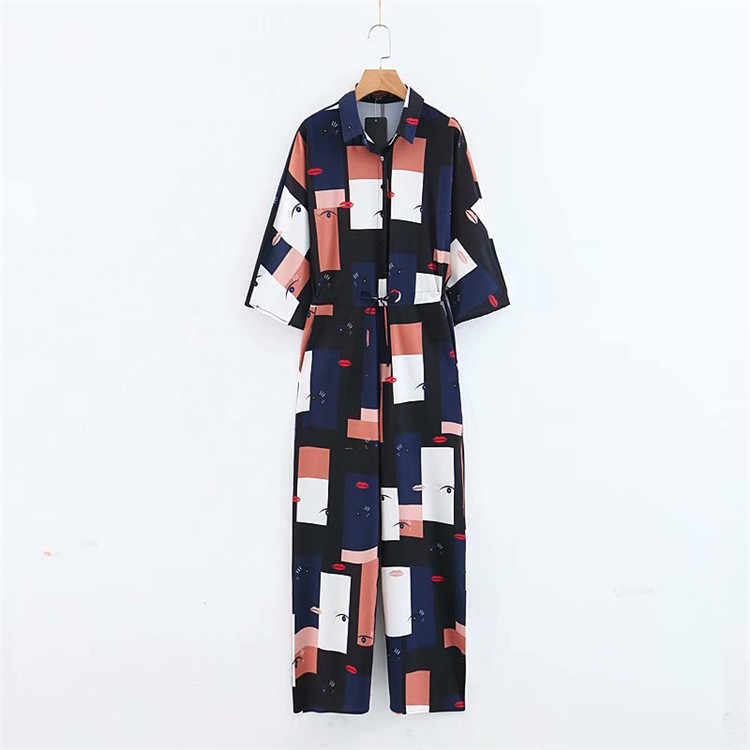 

The spring of 2020 in Europe and the new women' face geometric grid printing draw string wide lapels jumpsuits, See chart