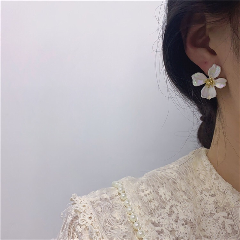 

Dangle & Chandelier Korean Bride Wedding Jewelry Baroque Pearl Earrings Women 2021Vintage Gold Flower Evening Dress High Qualit