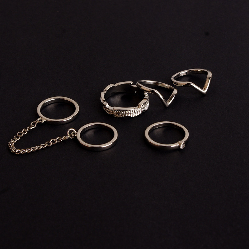 

Wholesale- Ornament Jewelry Diamond Leaves Leaf V Shaped Ring Joint Fingerless Finger Ring Chain 6Pcs/set