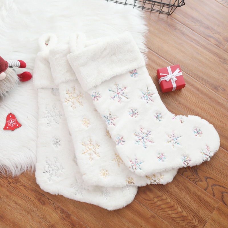

Snowflakes Embroidered White Plush Christmas Stockings Candy Socks Gifts Bag With Hanging Loops Xmas Tree Fireplace Decorations