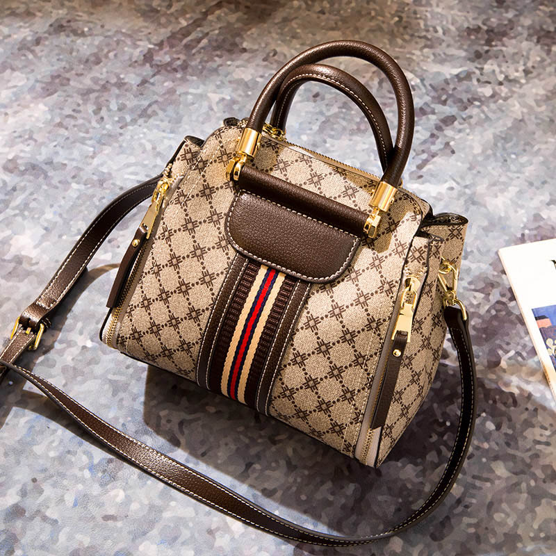 

2020 Casual fashion woman bag Handbag lady bag Small Mini Antirust metal Mobile phone bag Cross Body Shoulder Bags Genuine Leather AS2069, Khaki