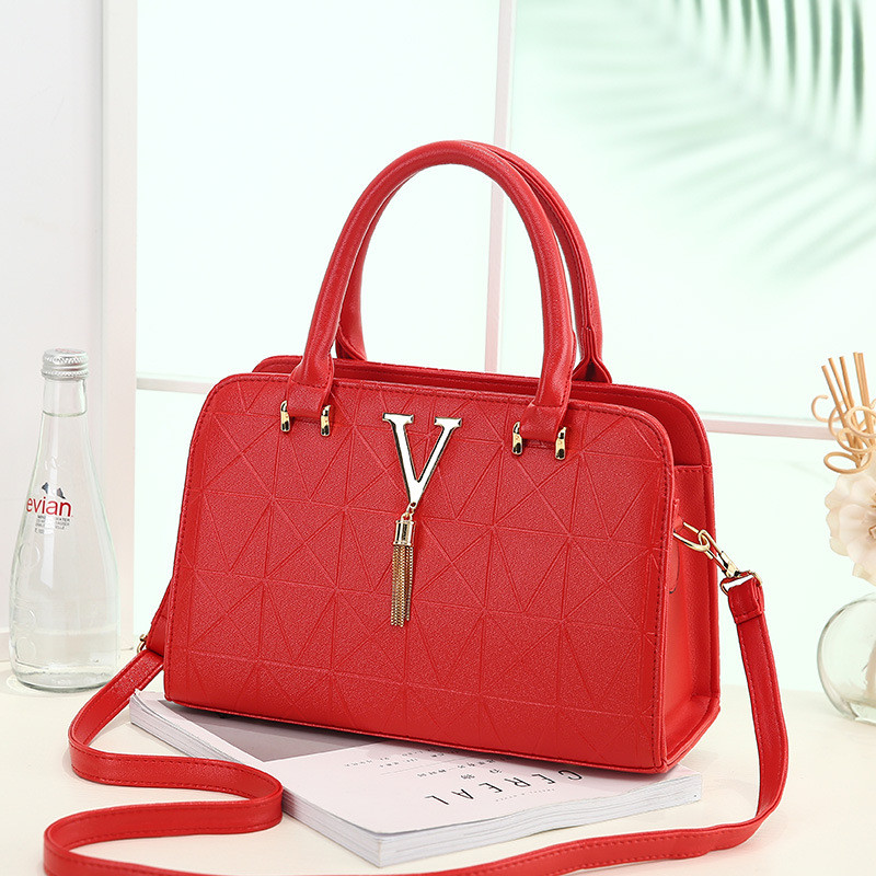 

Women handbag Red wedding bridal bag Female Crossbody Bag Chain tassel Ladies totes pu leather messenger bags, Black