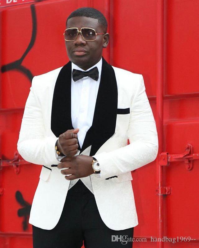 Nouveautés Tuxedos de marié ivoire velours noir col châle homme manteau gilet pantalon ensembles costumes de mariage (veste + pantalon + gilet +
