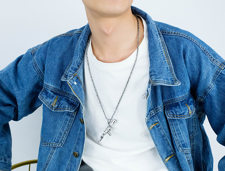 

Wholesale-luxury designer rock hip hop jewelry cool titanium steel exaggerated gun pendant necklace for men